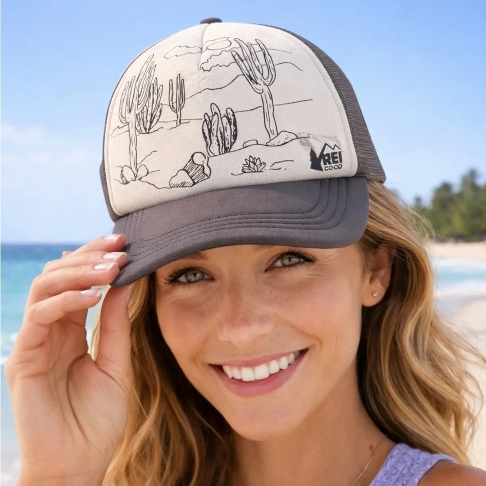 LIKE NEW UNISEX REI CO OP TRUCKER HAT